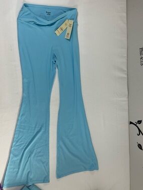 No Boundaries Light Blue Ribbed Lounge Pants Comfort waist casual.New with Tag.